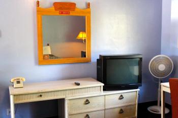 Homestead Motel Image 13